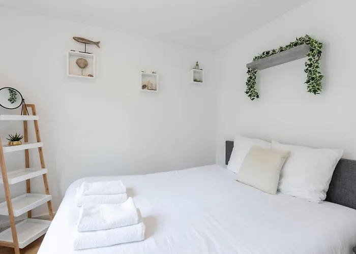 Апартаменты Le 77 De Satie - Centre Sleeps 3